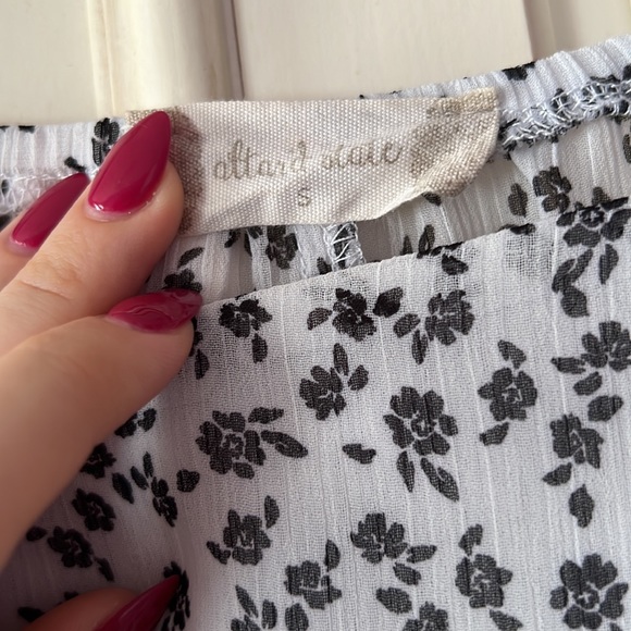 Altar’d State Black & White Floral Romper - Picture 3 of 8